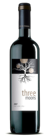 Wino Three Moons czerwone półwytrawne 750ml