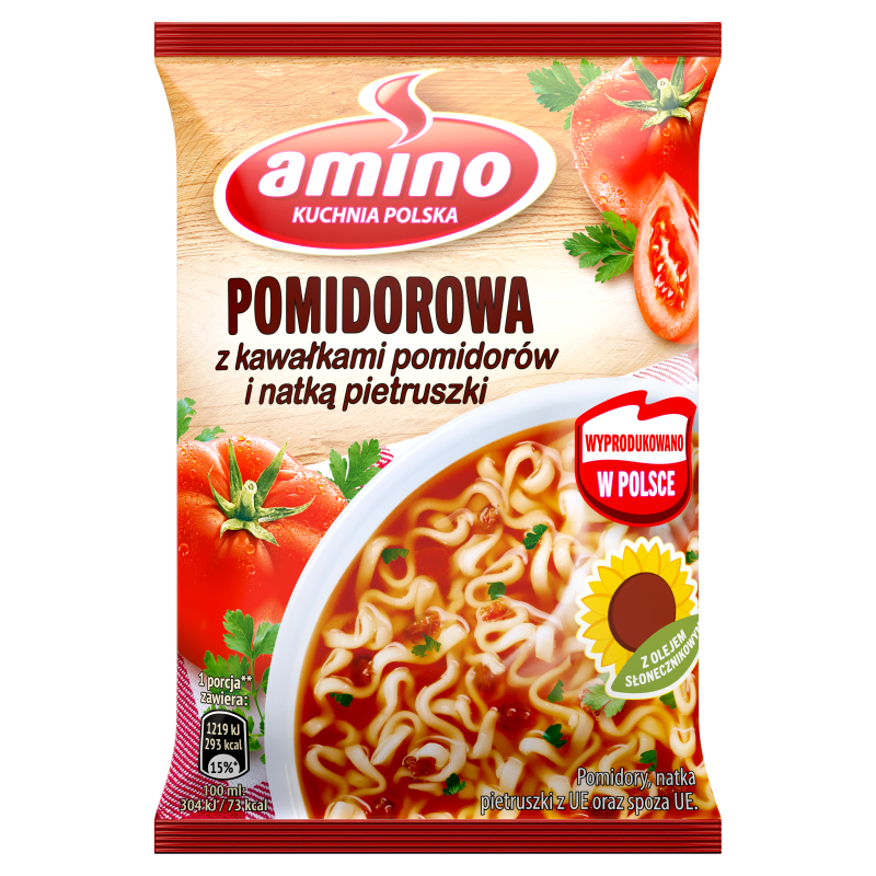 Zupa pomidorowa z kawałkami pomidorów i natką pietruszki