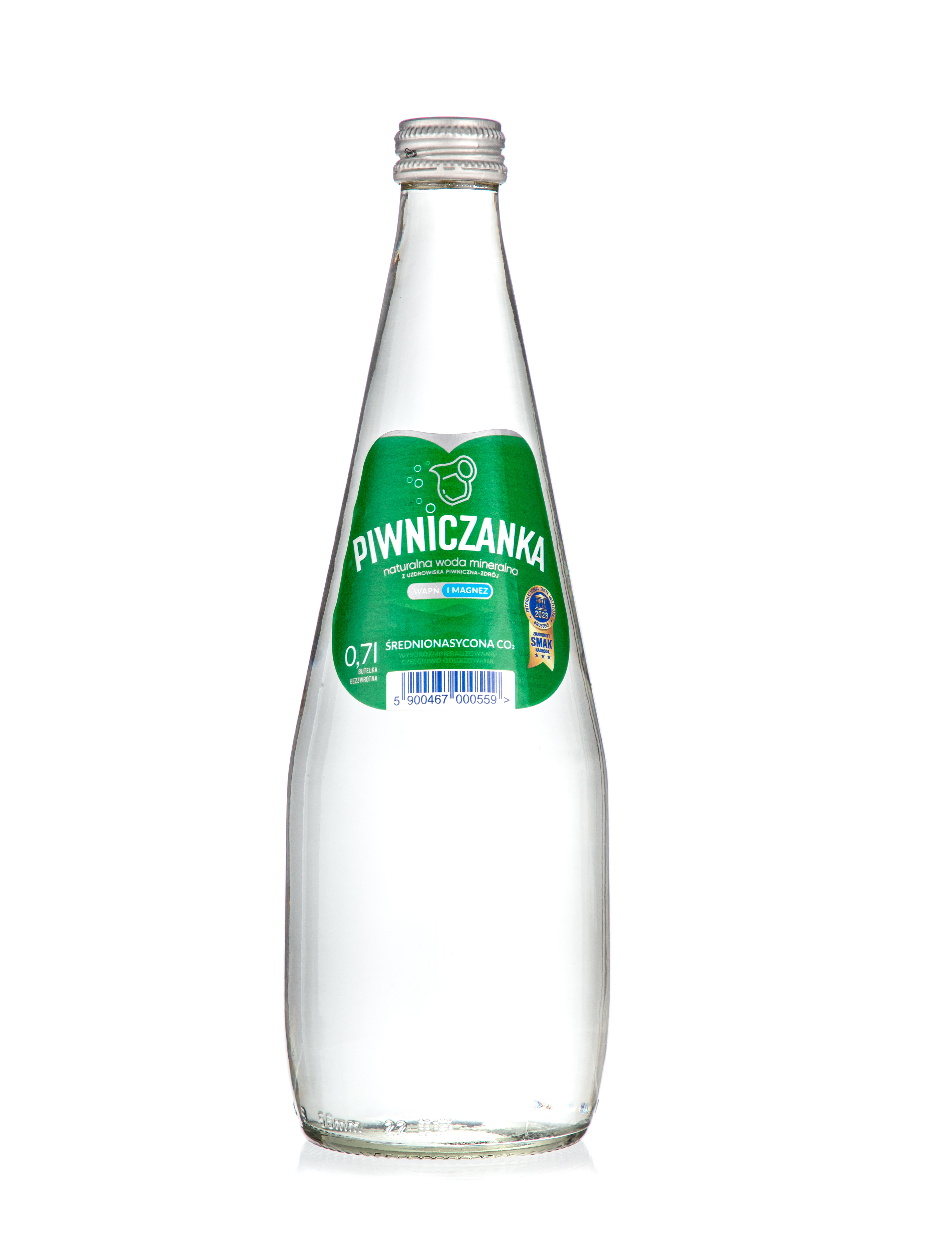 Piwniczanka Średnionasycona Co2 0,7L