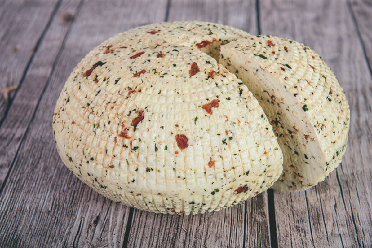 Ser Koryciński Swojski Z Pomidorem Bazylią I Czosnkiem Zarzeccy - Ok. 3,2 Kg